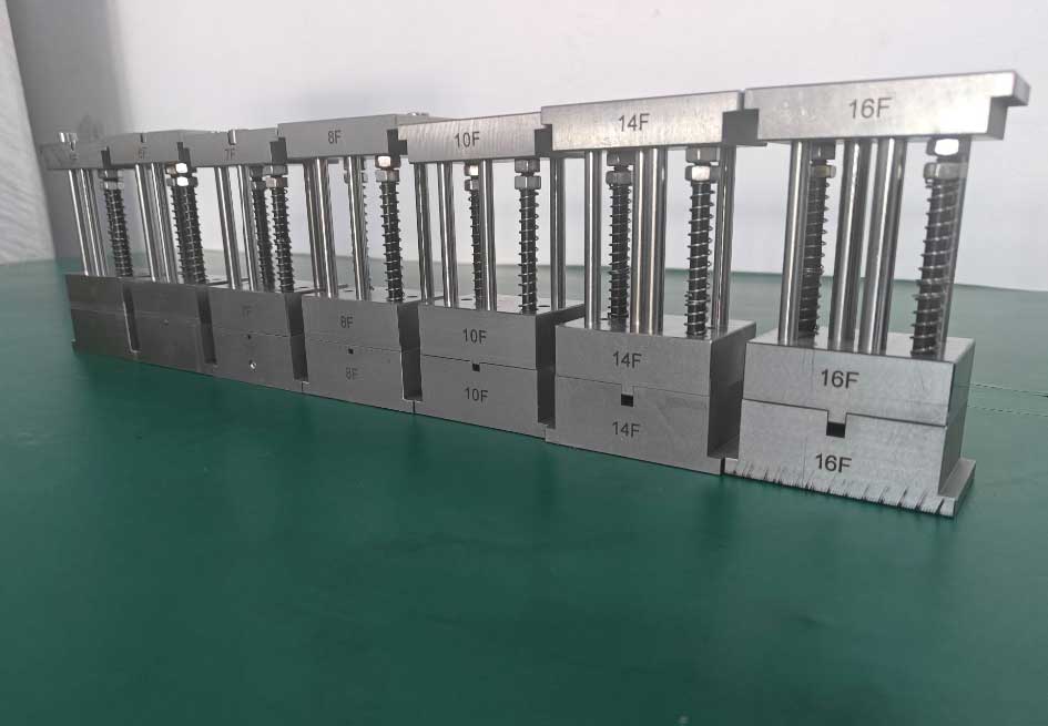 冲孔治具